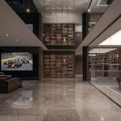Mirror Ceiling 